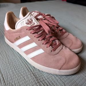 SOLD Adidas gazelle, ash pearl CQ2186
